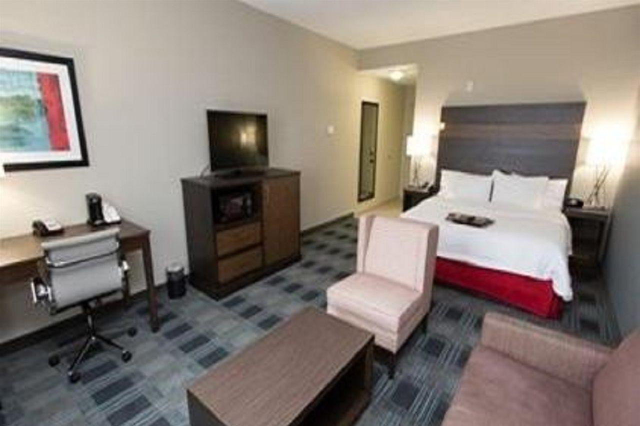 Hampton Inn & Suites Oklahoma City Airport Esterno foto
