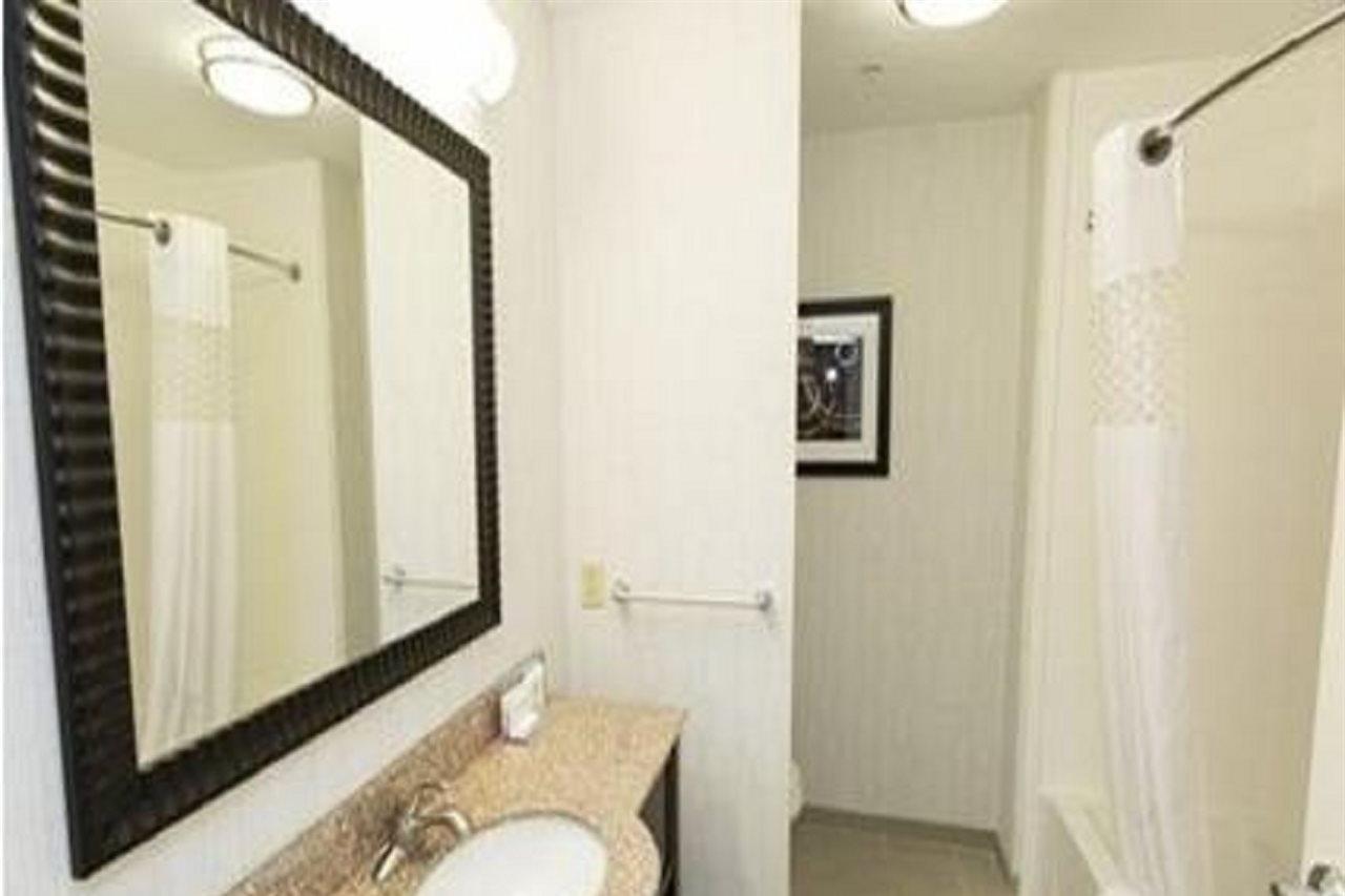 Hampton Inn & Suites Oklahoma City Airport Esterno foto