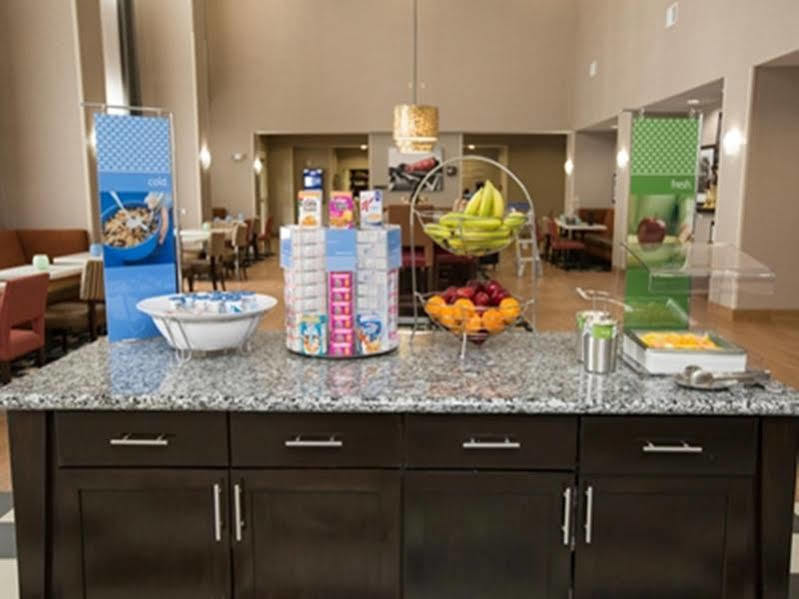 Hampton Inn & Suites Oklahoma City Airport Esterno foto